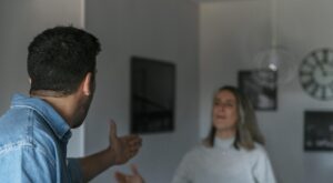 Сусідський конфлікт: як законно вирішити питання межі закон про межі між сусідами